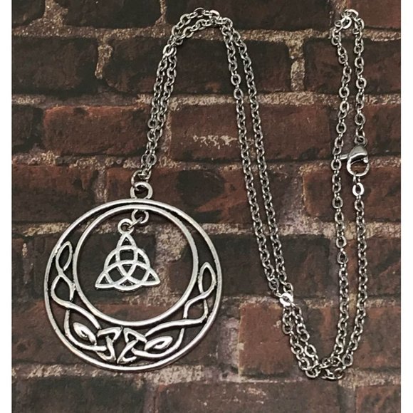 Celtic Irish Trinity Triquetra Knot Circle - Picture 2 of 5